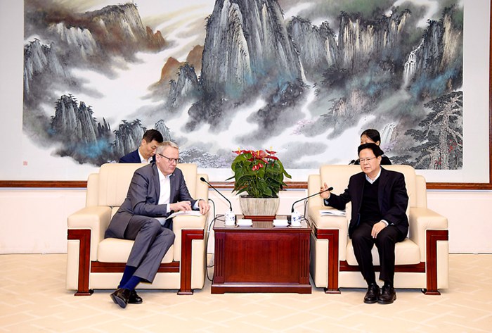 郑栅洁王清宪会见大众(中国)首席执行官冯思翰