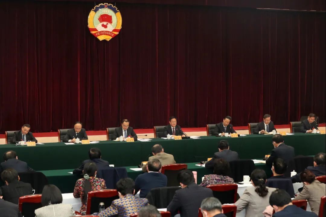 郑栅洁与省政协委员共议科技创新