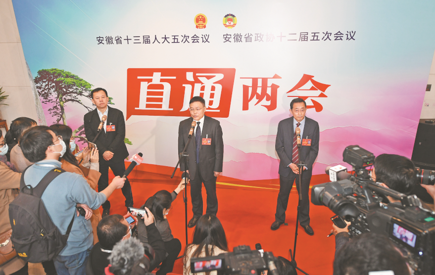 【直通两会】让老百姓的幸福生活“更上一层楼”