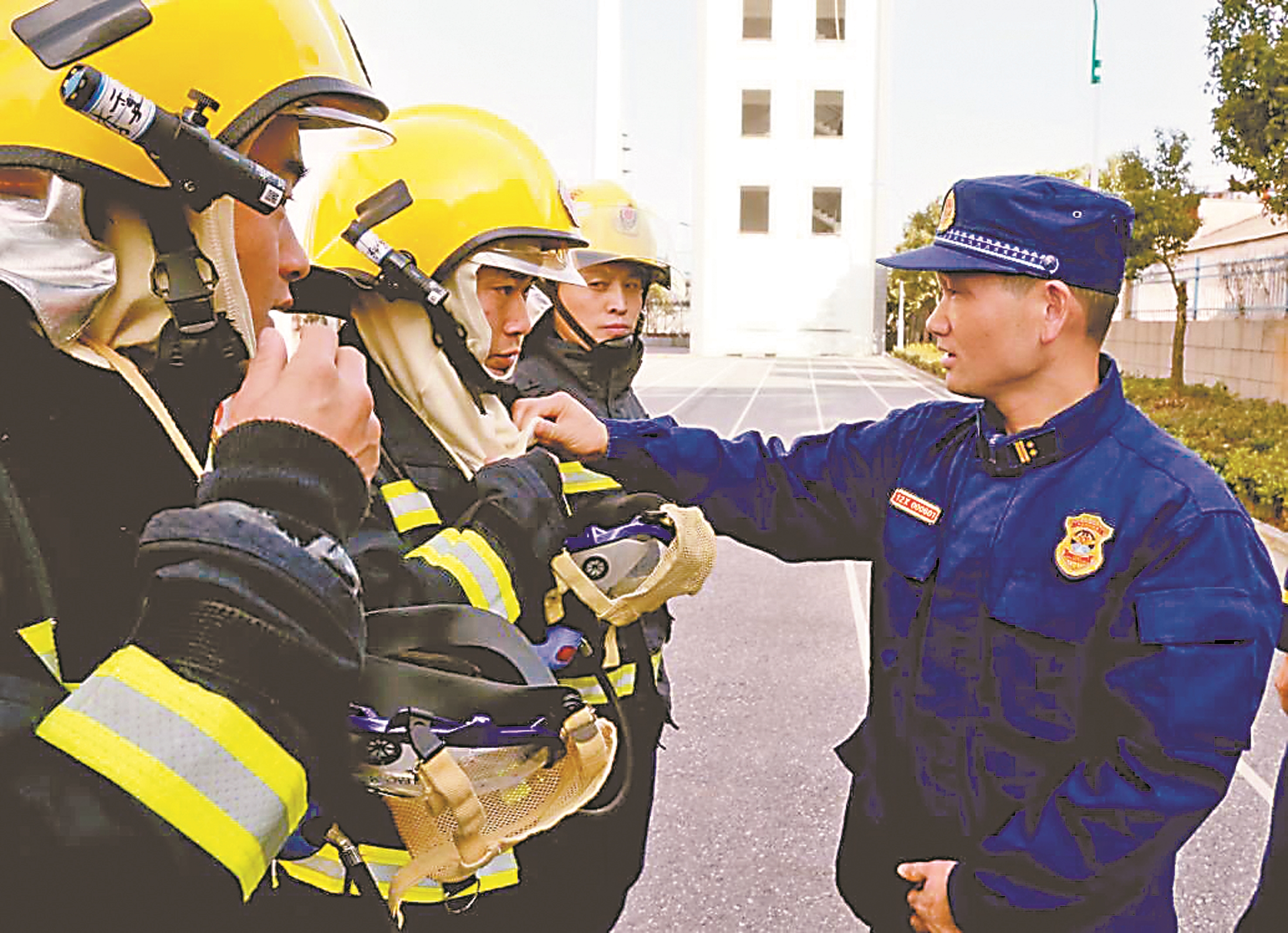 【榜样】赴汤蹈火勇为先——记宣城市消防救援支队支队长徐长青