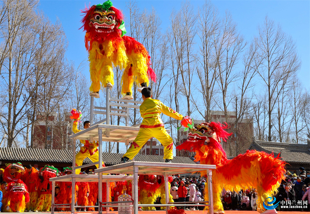 甘肃民乐：群狮闹春迎元宵