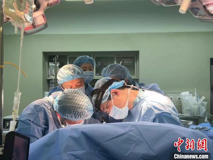 疫情之下上海医护“特事特办”演绎仁心大爱