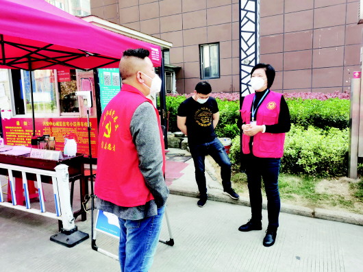 裕安区人大代表张琼：抗“疫”一线显担当