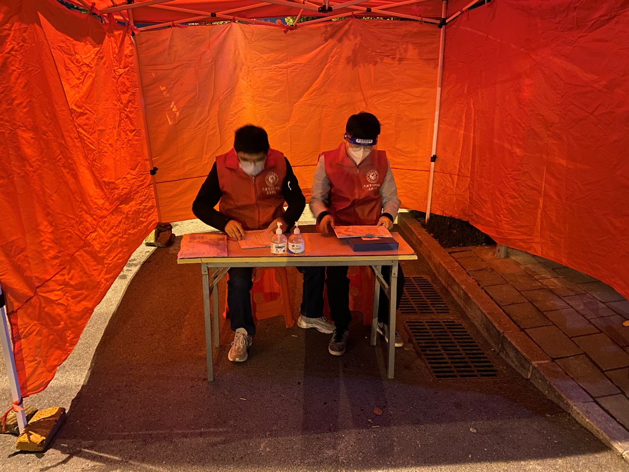 致敬！最美“守夜人”