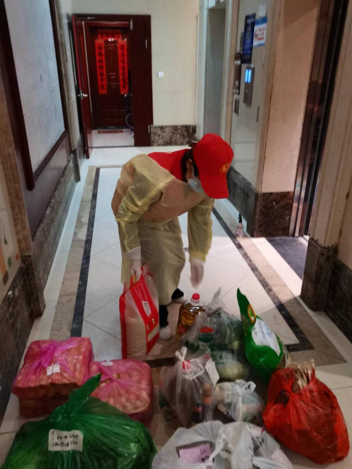 疫情防控，巾帼志愿者彰显“她”力量