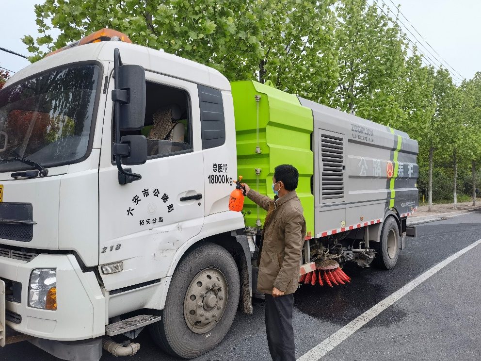 公路人一日抗疫缩影，守护您的日月星辰