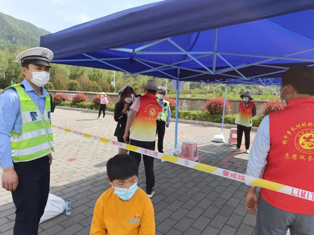金寨县铁冲派出所：为辖区核酸检测演练保驾护航