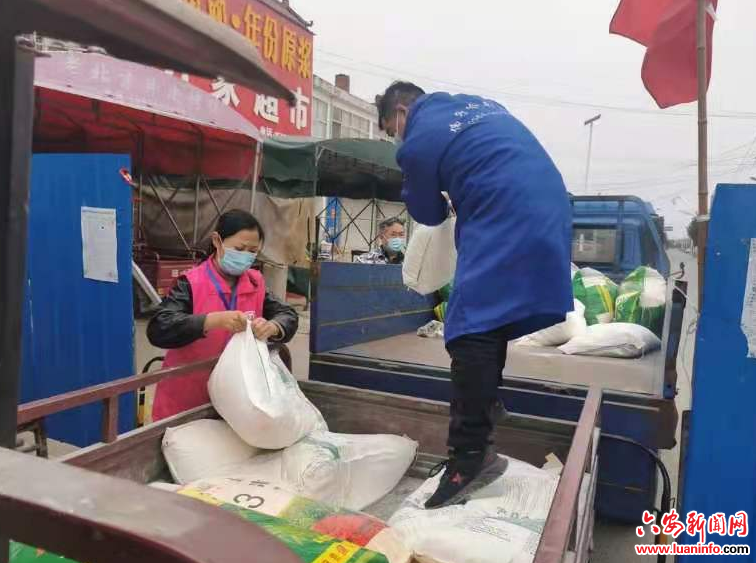 警村接力温暖群众“回家路”