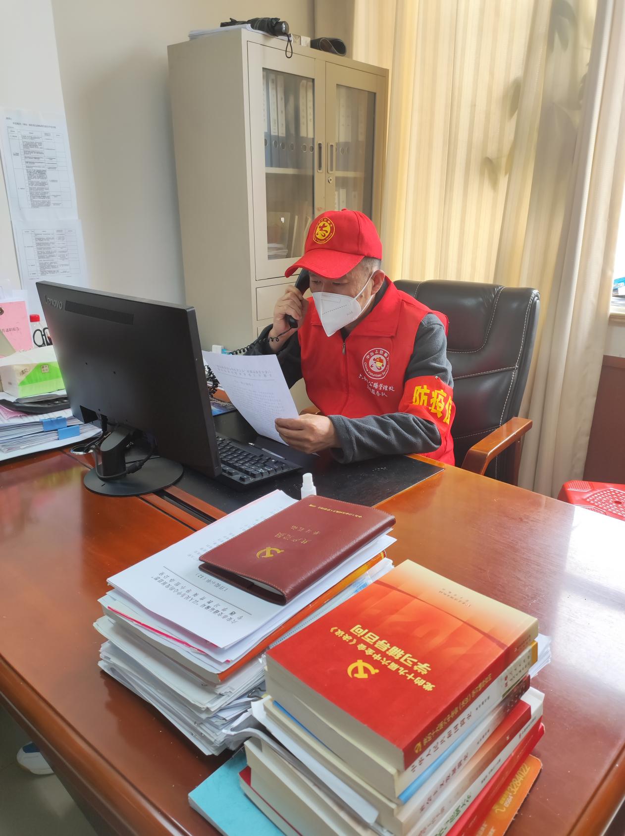 防疫“牵线人”的一天