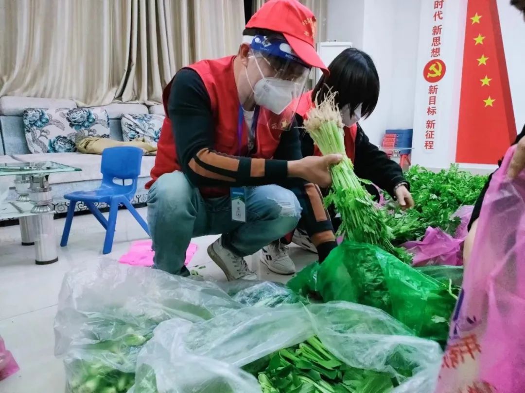 坚守在抗疫一线的交通“老黄牛”