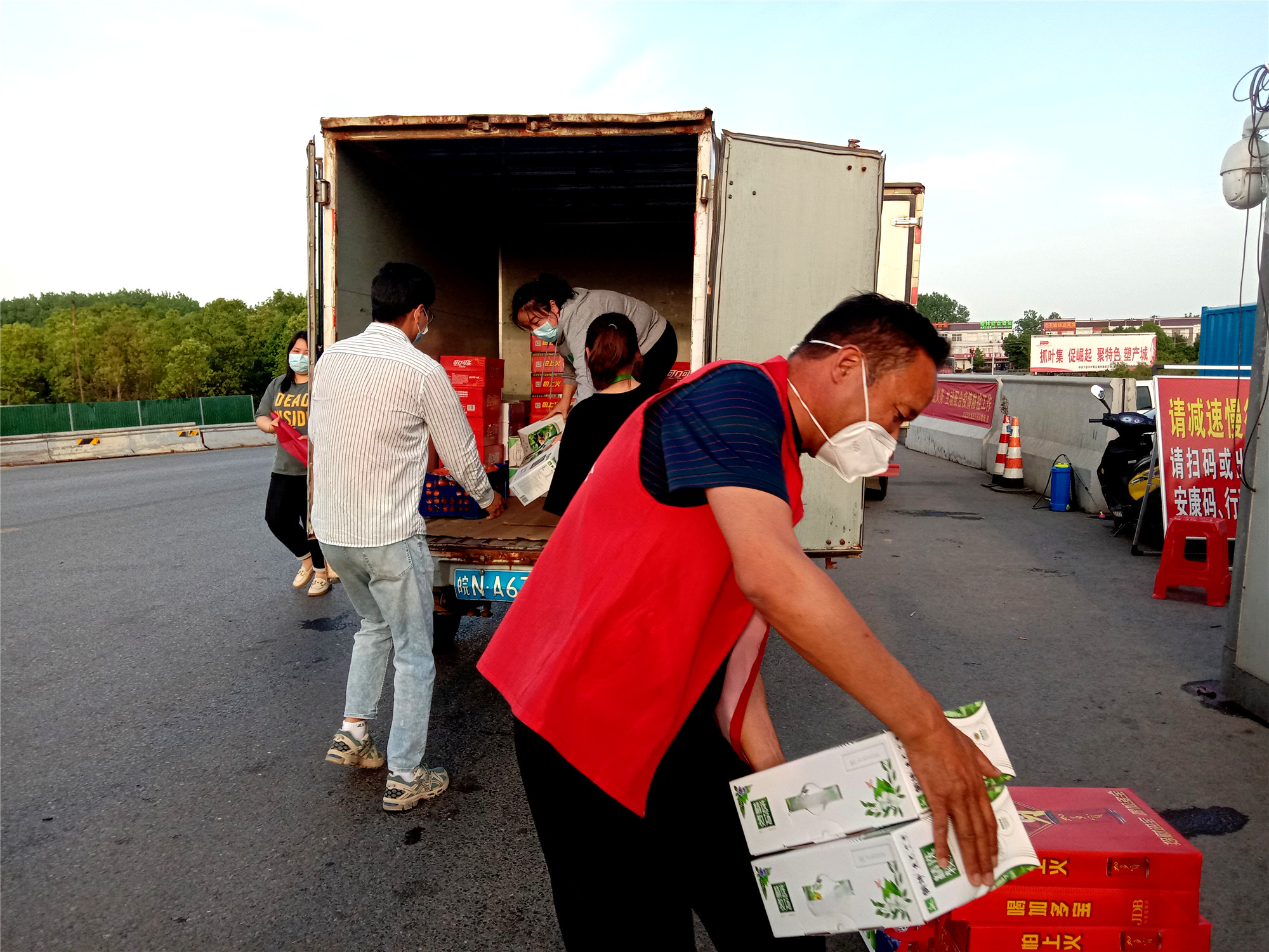 父女疫线展风采