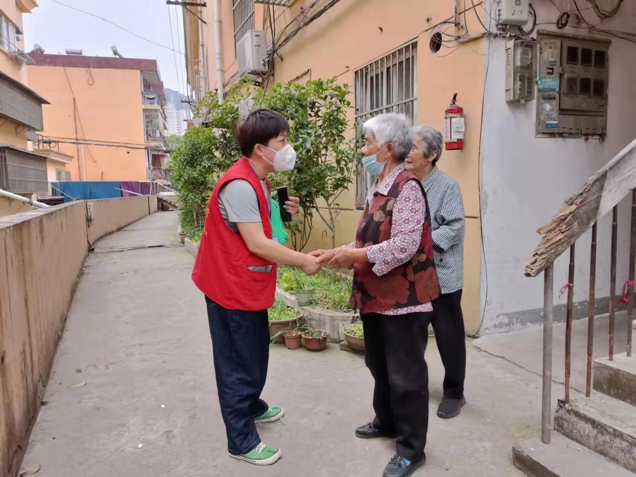 新“老”书记齐上阵 战“疫”坚守第一线