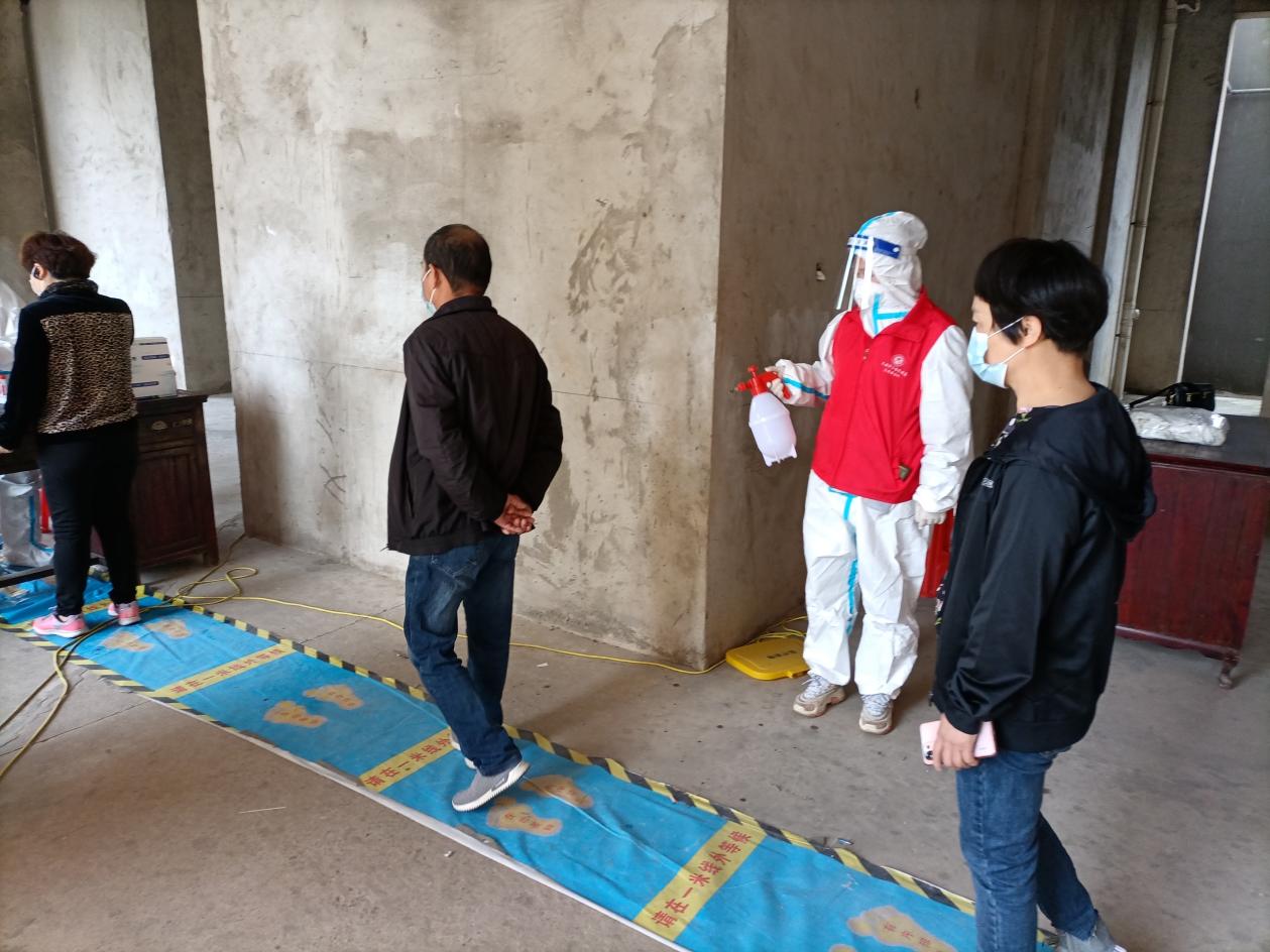 “疫”不容辞 公路“玫瑰”逆风绽放