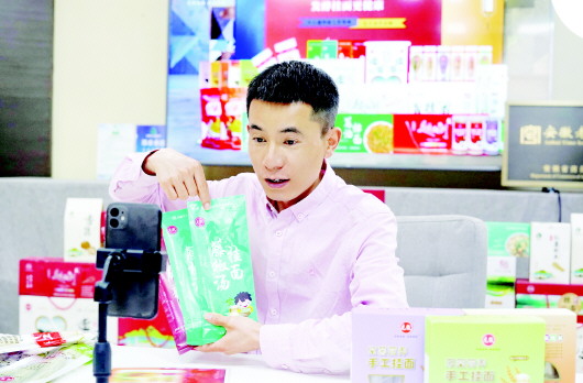 【奋斗者正青春】李先辉:乡村振兴领跑者