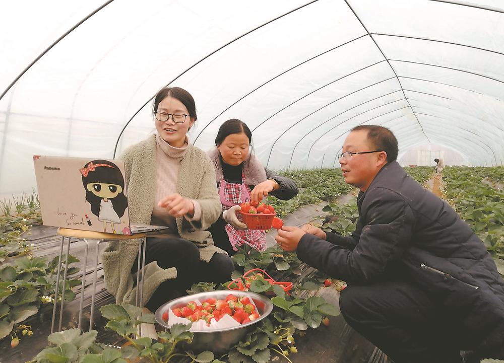 躬身问民意 倾耳听民声