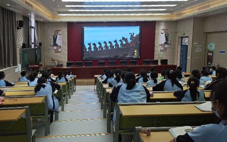 让书香溢满课后服务——毛中实验学校八年级组特色课后服务进行中