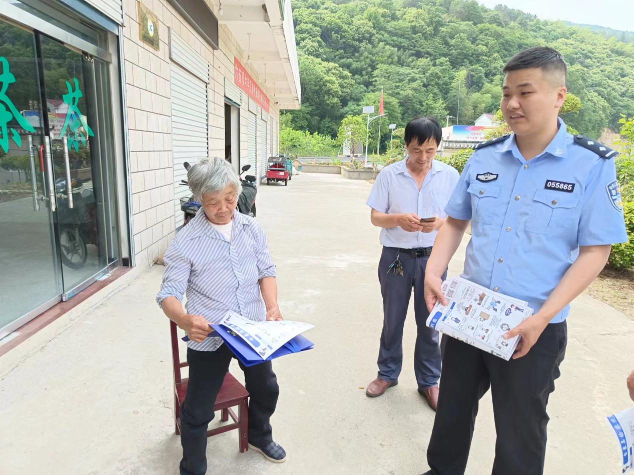 铁冲派出所：开展防溺水宣传活动