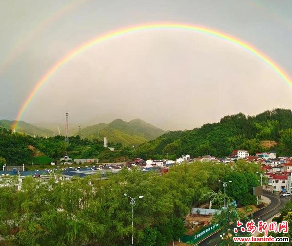 安徽霍山：七彩茶乡大化坪