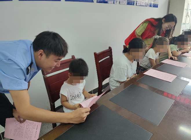 金寨县张冲派出所：筑牢溺水防线 “警”防溺水事故