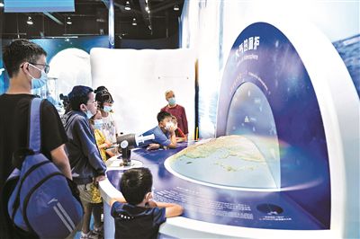 科技馆里过暑假