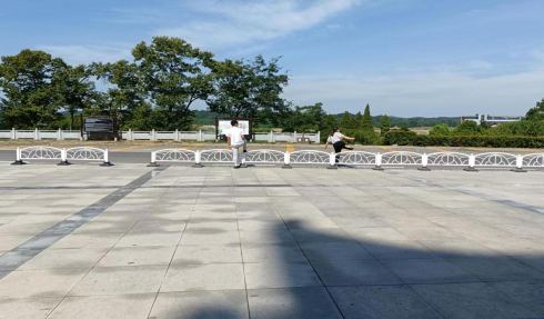 【争创全国文明城】横排头景区的正面引导和反面曝光