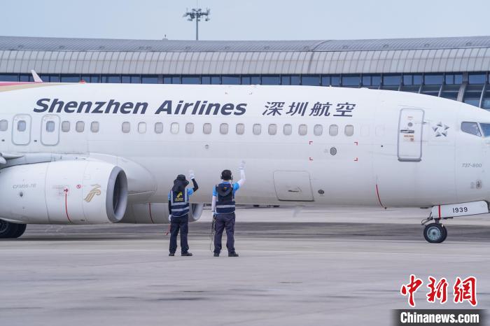 民航“飞机医生”：责任与仪式感“拉满” 守护旅客安全