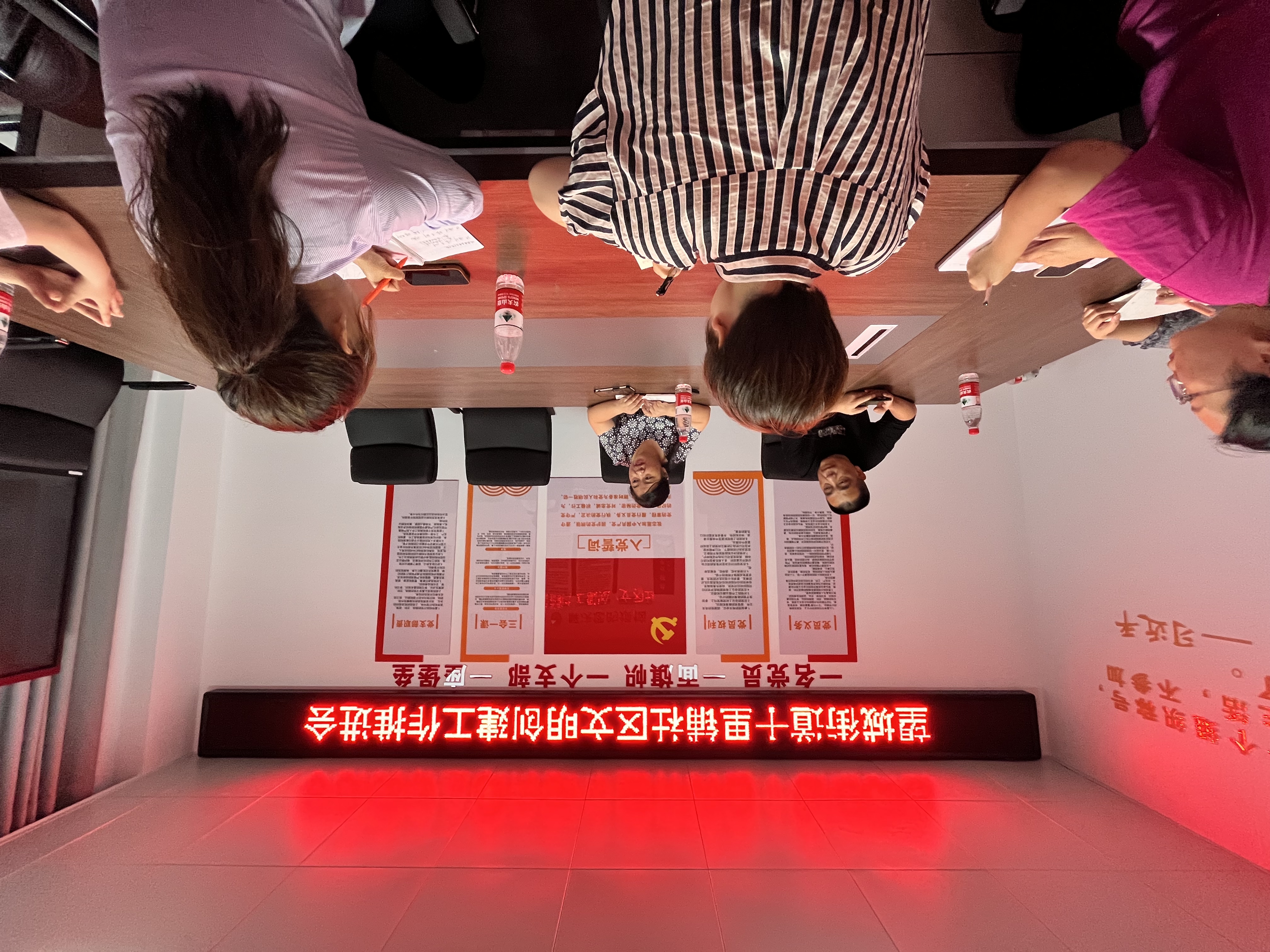 望城街道十里铺社区：规范物业公司管理，与创城衔接