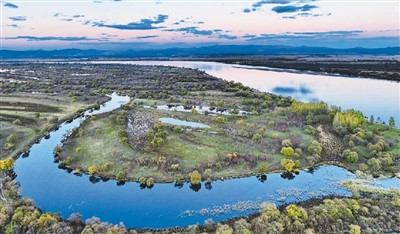 乌苏里江国家湿地公园的怡人秋色