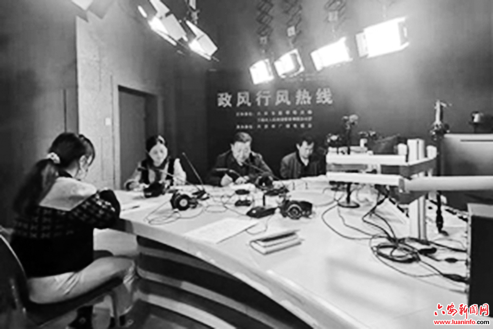 市医保局“四心”服务传递医保“温度”