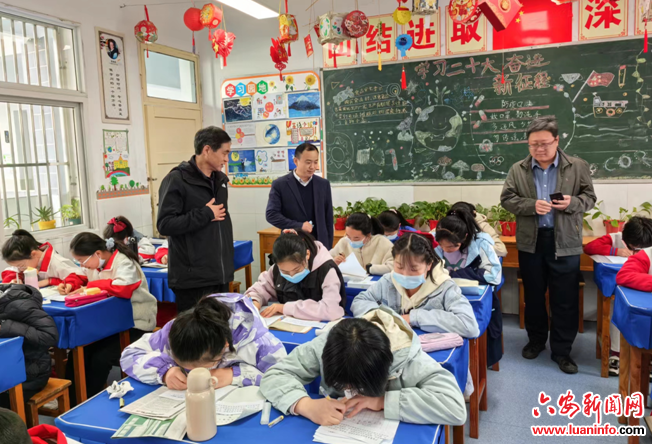 全市中小学学生书法（写字）比赛成功举行