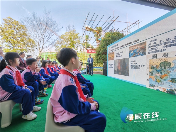 现场新闻 | 百年古樟树下的自然课