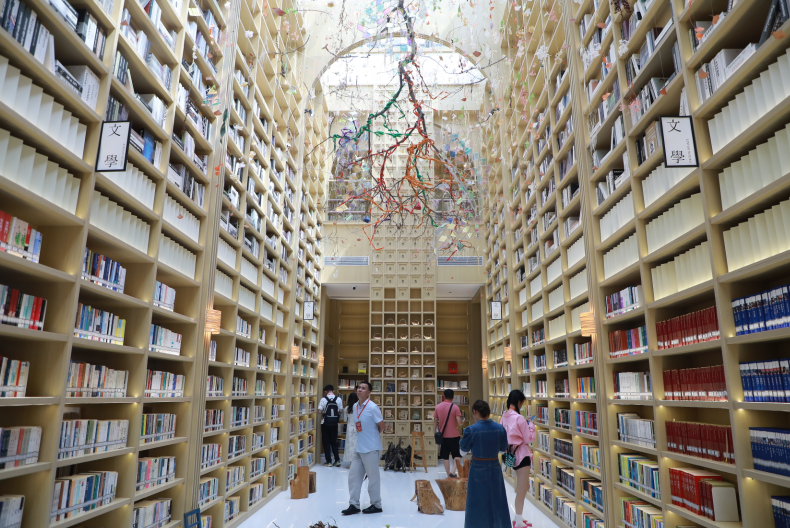 “2023全国融媒体暨正能量网络大V”江西行活动 媒体大咖聚焦赣江新区 共话中医药发展新机遇