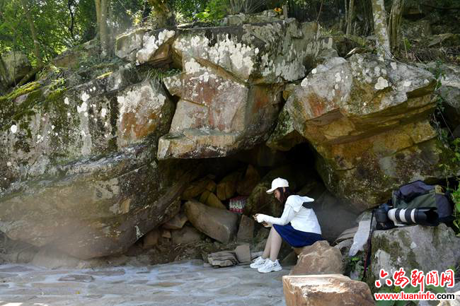 避暑赏花好去处！探秘天塘山天然风洞
