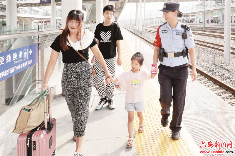 “候鸟”返程暑运落幕