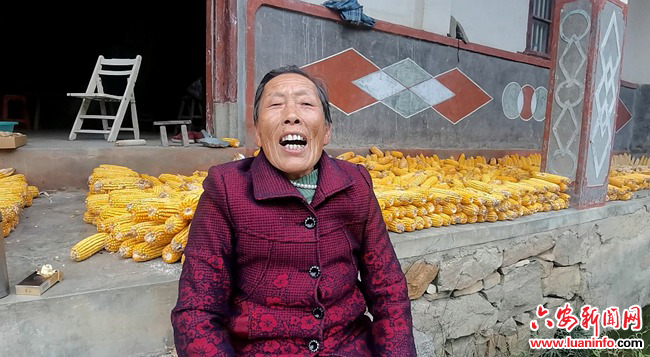 霍山漫水河镇73岁老人吴新英传承民艺五十载