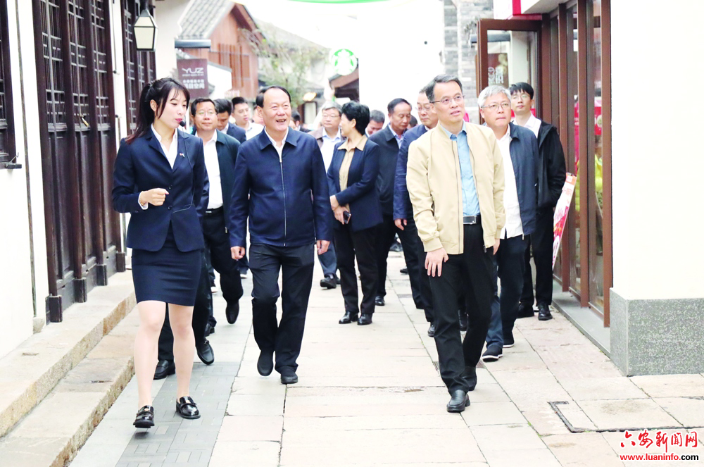 叶露中率队赴上海市金山区、松江区、青浦区考察