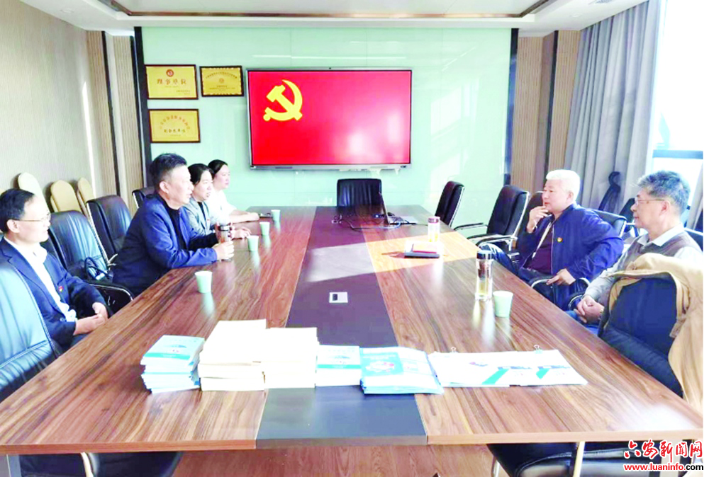 送教上门 情暖老党员