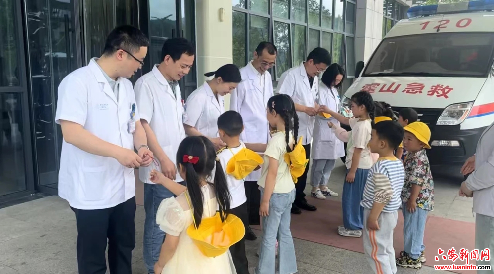 温馨端午节 情暖中医人