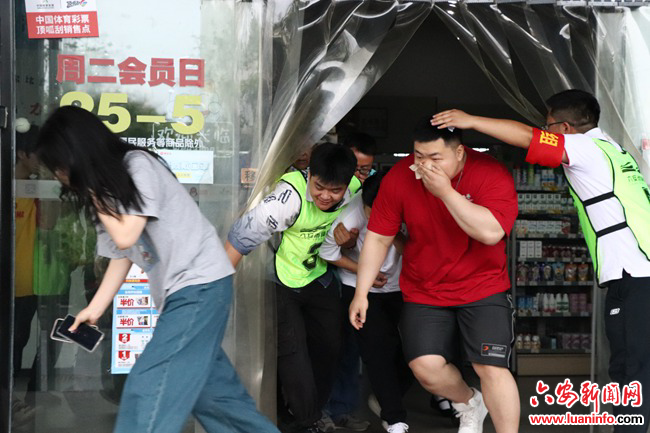 “贴近实际 力求实战”——六安市体育中心消防及疏散逃生演练注重实效