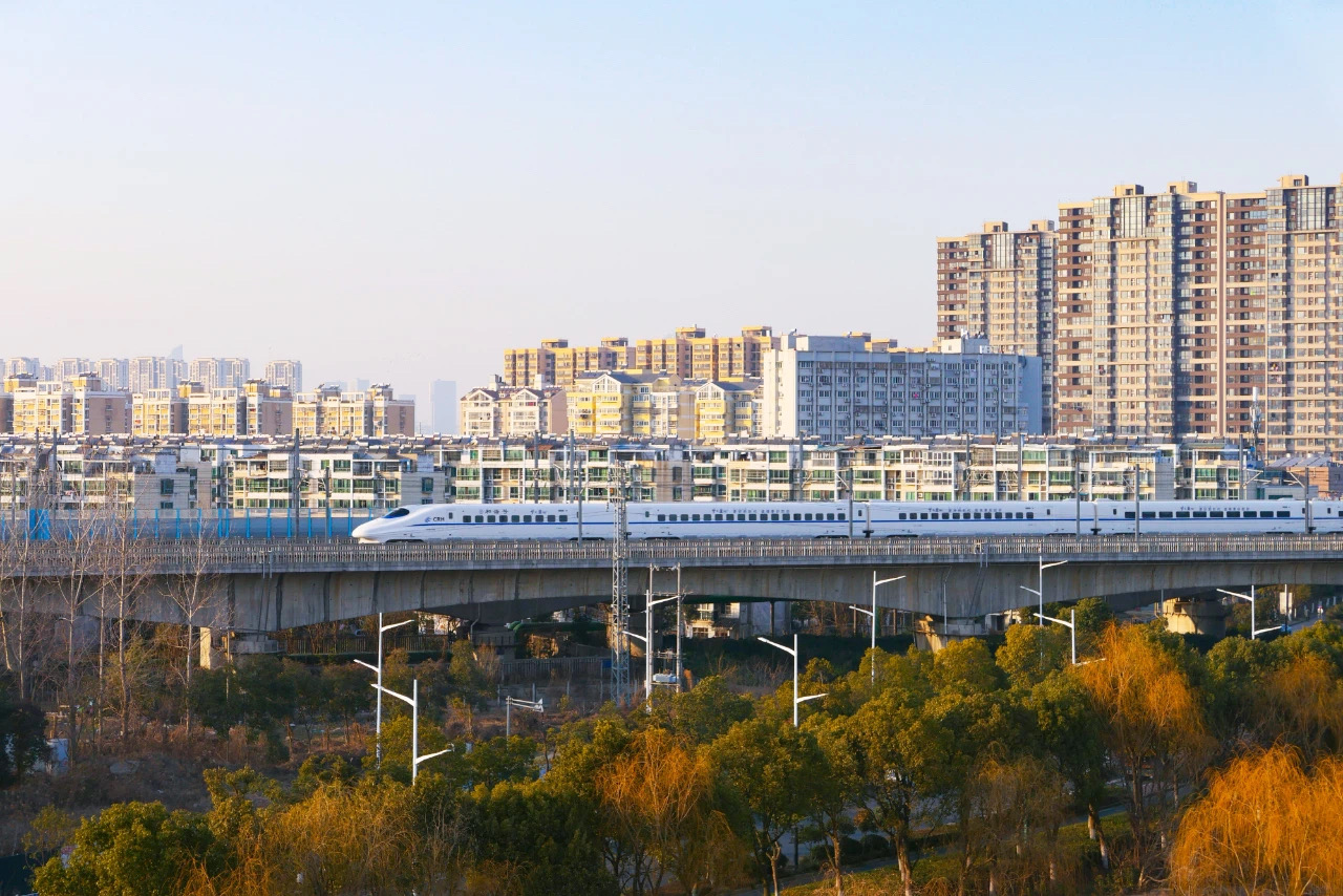 7月1日起 长三角铁路实施2024年暑期列车运行图