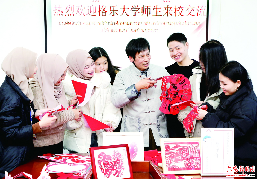 5fa09e2695e04401a39869fa84ee9344.jpg 5fa09e2695e04401a39869fa84ee9344.jpg