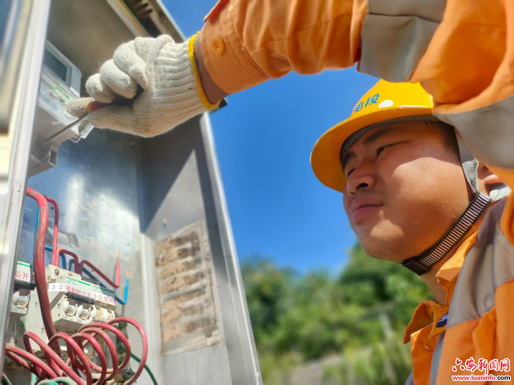 战高温保供电，攻克宁西线电杆电表缺陷