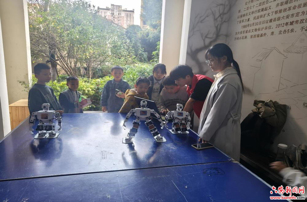 西市街道草市社区：党建引领聚合力 基层服务有温度