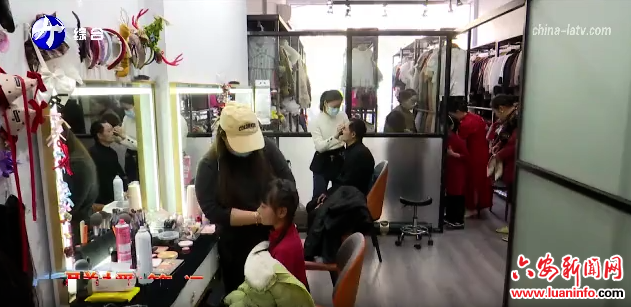 温馨全家福 传承好家风