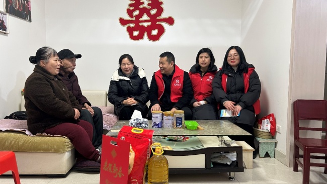 情暖新春 爱心同行——富德生命人寿随州中支开展新春走访慰问活动