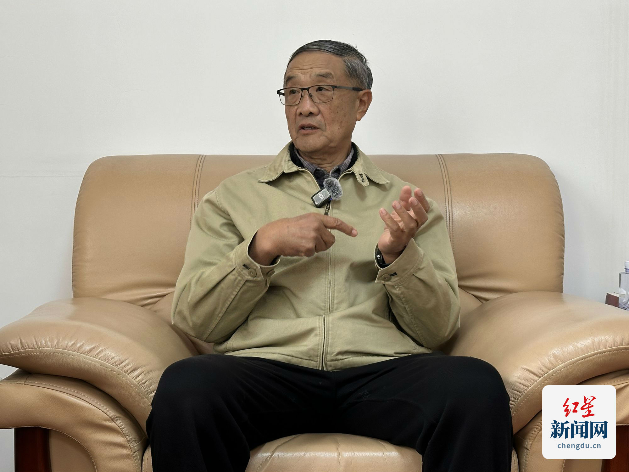 我把红叶寄给你 | 开国元帅徐向前之子徐小岩：会把巴山红叶放在家里纪念父亲的地方