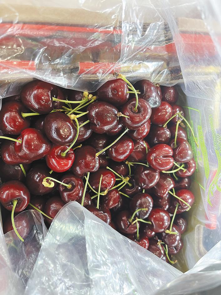 草莓车厘子“身价”有点高