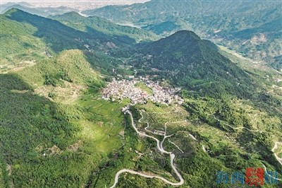 路网越来越密 乡村越来越美