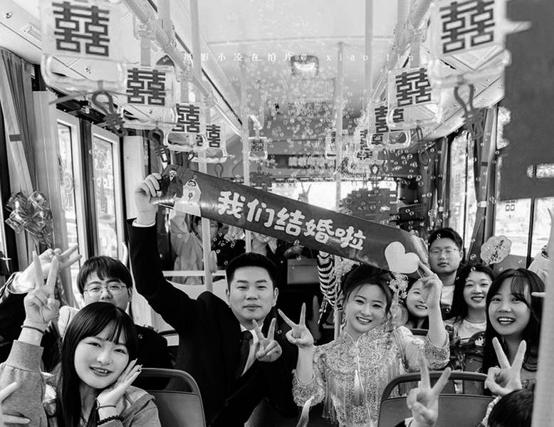 这对新人婚礼充满创意又温情