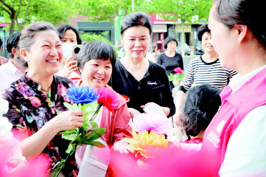 以花传情致敬母爱